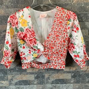 Showpo Floral Crop Top with Front Twist Size 2